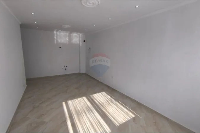 Tirane, shitet 1+1+Ballkon Kati 4, 61 m² 78.000 € 
