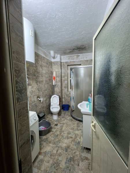 Tirane, jepet me qera apartament 1+1+Aneks+Ballkon Kati 2, 75 m² 500 € (Shkolla Harry Fultz)