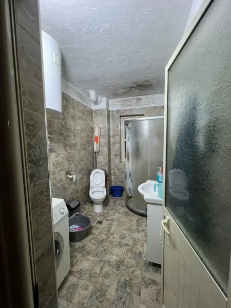 Tirane, jepet me qera apartament 1+1+Aneks+Ballkon Kati 2, 75 m² 500 € (Shkolla Harry Fultz)