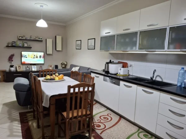 Tirane, shitet apartament 1+1 Kati 1, 61 m² 170.000 € (Liqeni i Thate)