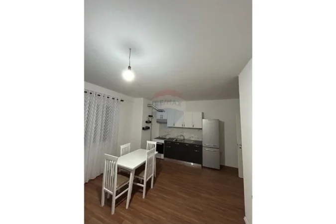 Tirane, jepet me qera apartament 1+1 Kati 2, 73 m² 400 € (Baldushk)
