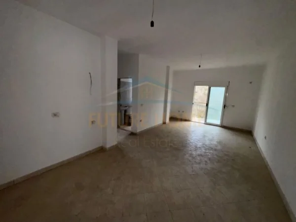 Durres, shitet apartament 1+1+Ballkon Kati 3, 65 m² 55.250 € (SHKEMBI I KAVAJES)