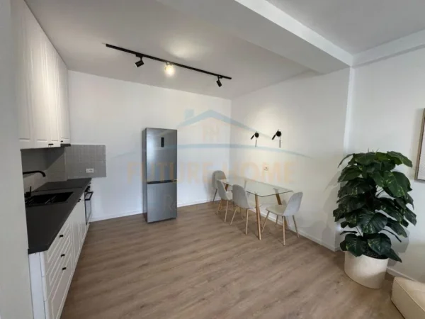 Durres, shitet apartament 1+1+Ballkon Kati 9, 85 m² 115.000 € (PLAZH ILIRIA)