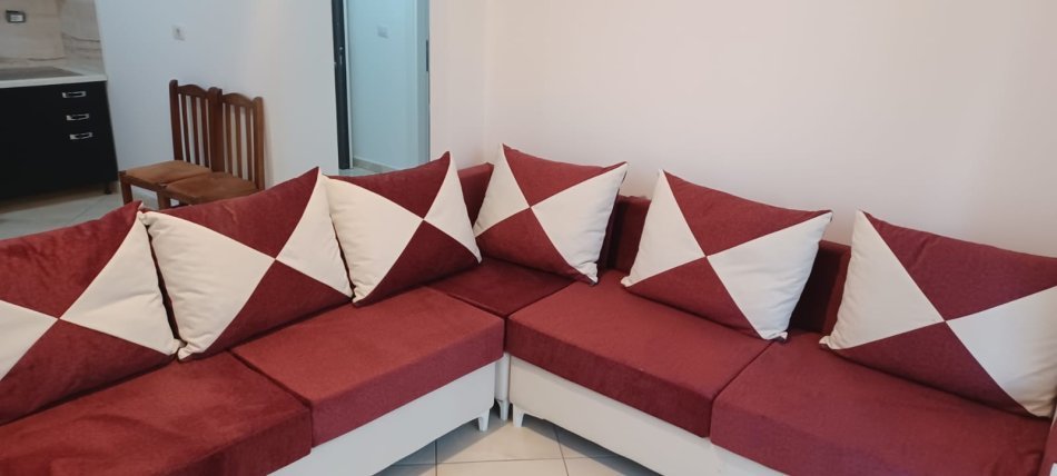 Tirane, jepet me qera apartament 1+1 Kati 3, 70 m² 450 € (Don Bosko)