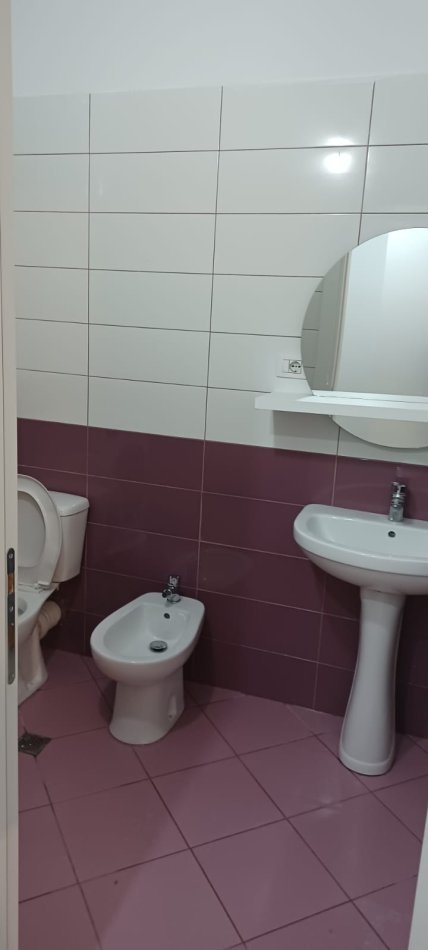 Tirane, jepet me qera apartament 1+1 Kati 3, 70 m² 450 € (Don Bosko)