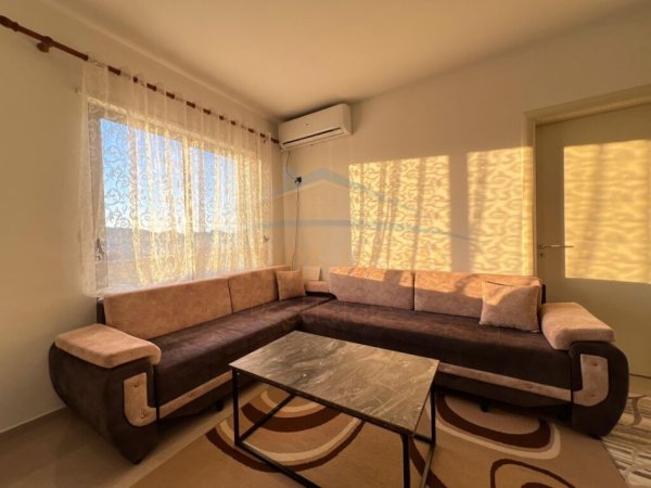 Durres, jepet me qera apartament 2+1+Ballkon Kati 9, 110 m² 320 € (ISH URT)