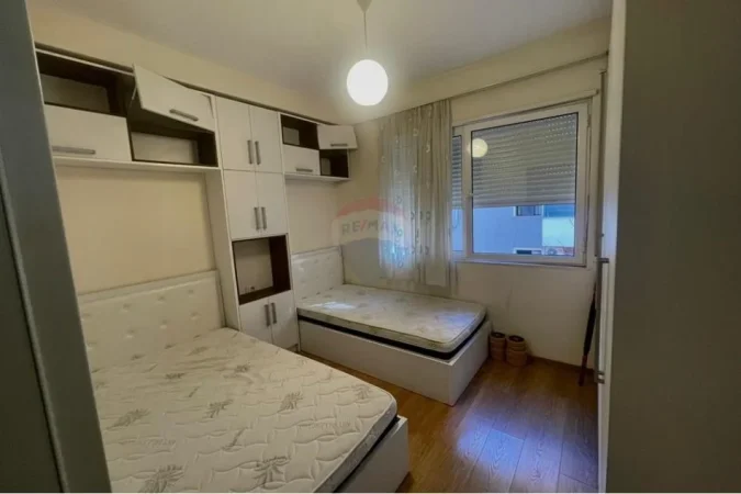 jepet me qera , 80 m² 550 € (Apartament 2+1 per qira Rr.Bill Klinton)