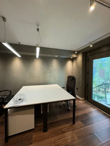 Tirane, shitet ambjent biznesi Kati 0, 61 m² 200.000 € (Rr. Elbasanit)