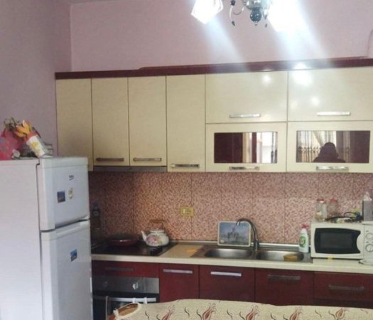 Tirane, jepet me qera apartament 2+1 Kati 7, 72 m² 350 € (Kombinat)
