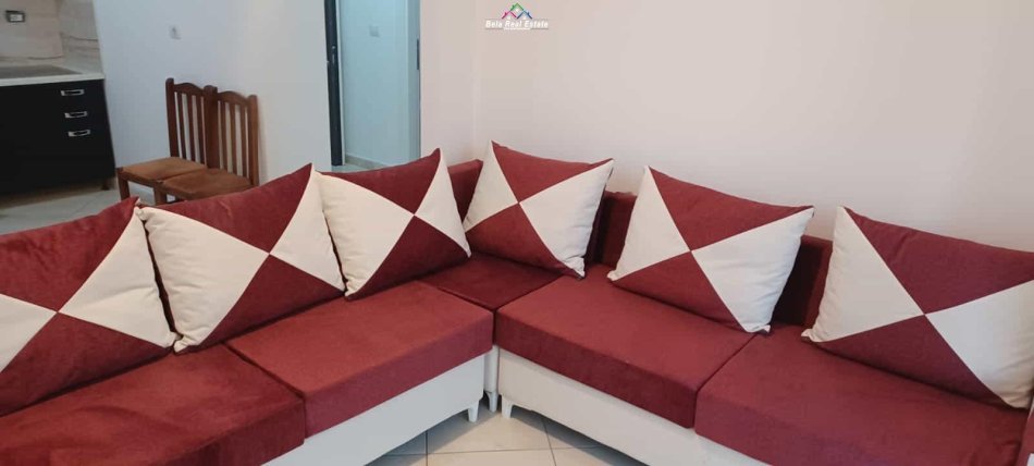 Tirane, jepet me qera apartament 1+1+Ballkon Kati 3, 70 m² 450 € (don bosko)
