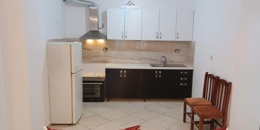 Tirane, jepet me qera apartament 1+1+Ballkon Kati 3, 70 m² 450 € (don bosko)
