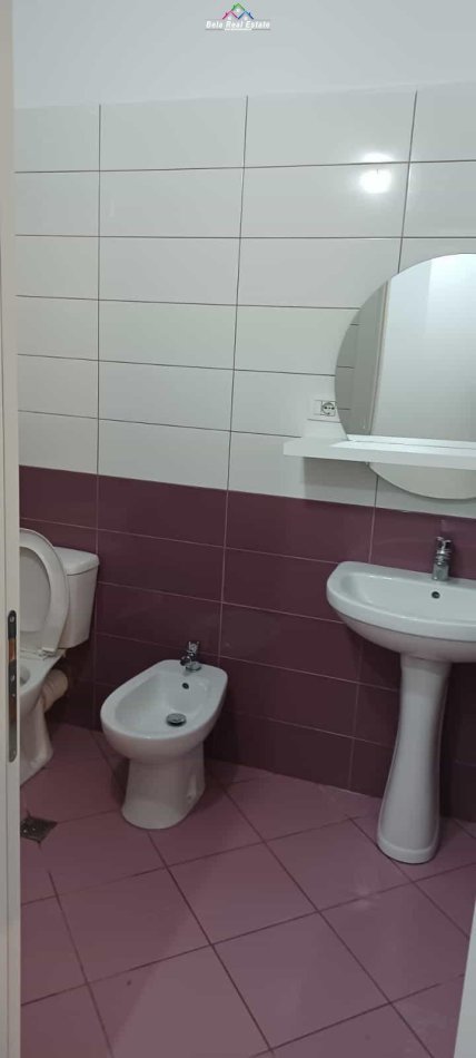 Tirane, jepet me qera apartament 1+1+Ballkon Kati 3, 70 m² 450 € (don bosko)
