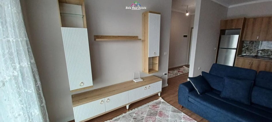 Tirane, jepet me qera apartament 1+1+Ballkon Kati 5, 70 m² 500 € (FUSHA E AVIACIONIT)