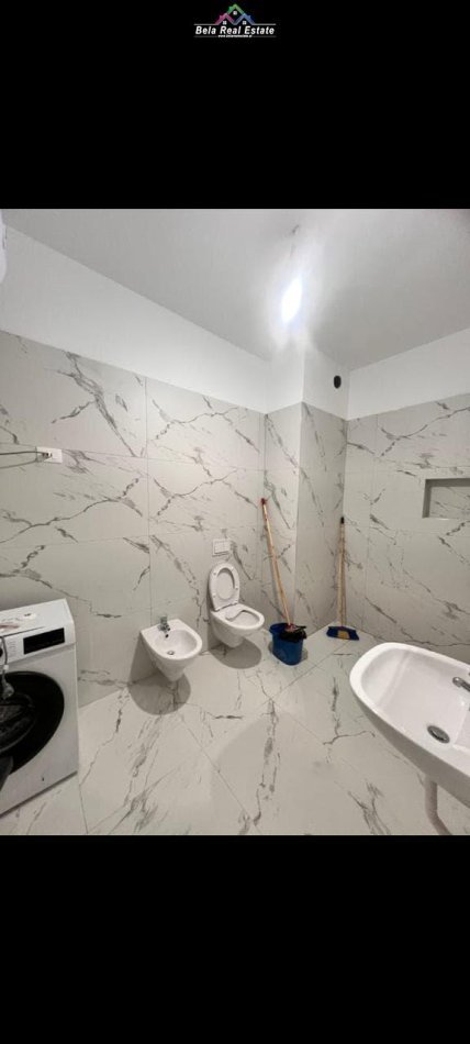 Tirane, jepet me qera apartament 1+1+Ballkon Kati 5, 70 m² 500 € (FUSHA E AVIACIONIT)