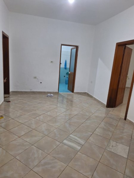 Tirane, jepet me qera apartament 3+1 Kati 1, 120 m² 350 € (Kamez)