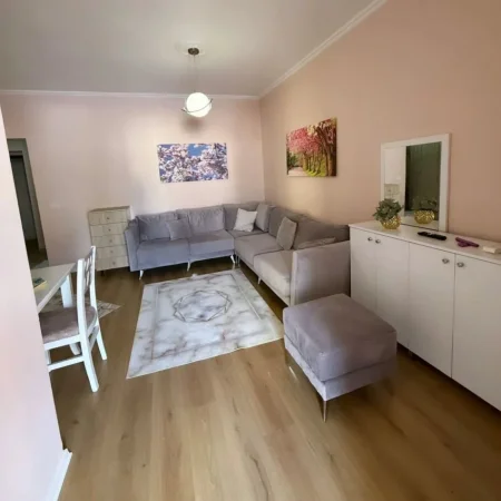 Tirane, shitet apartament 1+1 , 60 m² 95.000 € (Brryli)
