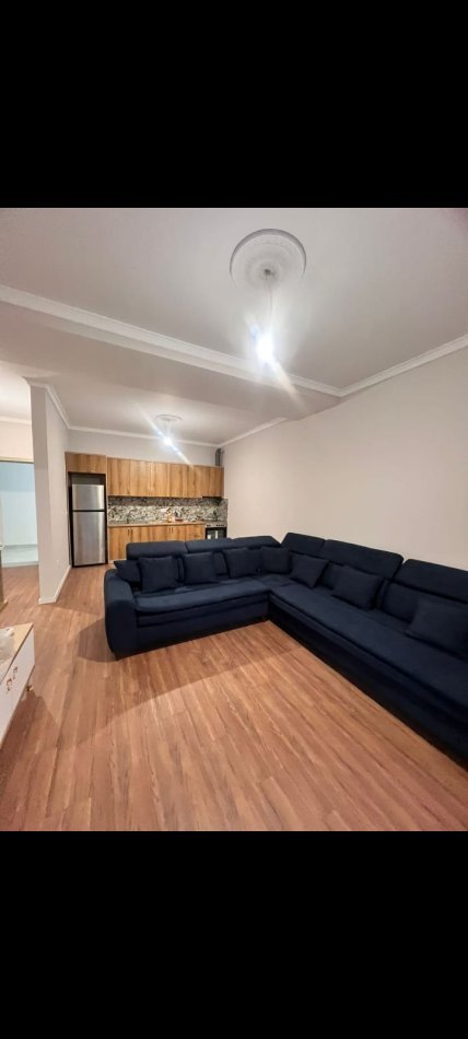 Tirane, jepet me qera apartament 1+1 Kati 5, 75 m² 500 € (Ish Fusha Aviacionit)