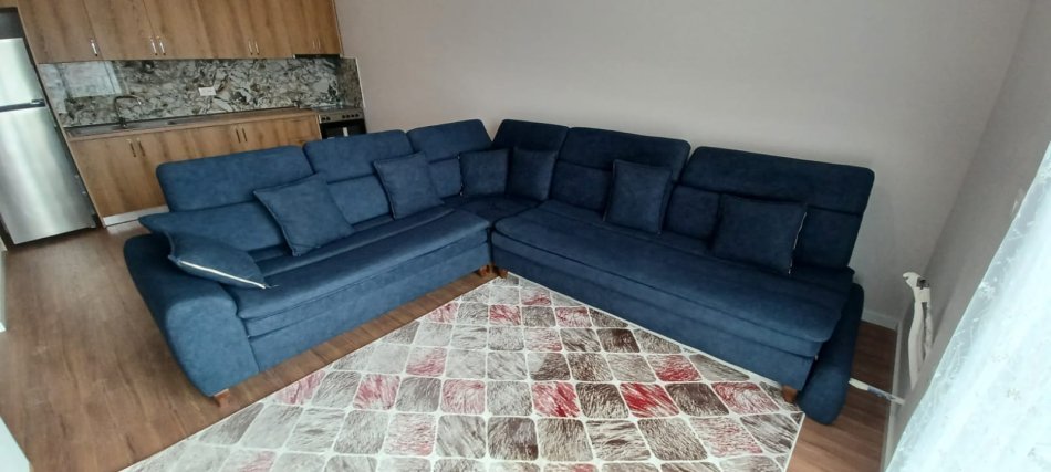 Tirane, jepet me qera apartament 1+1 Kati 5, 75 m² 500 € (Ish Fusha Aviacionit)
