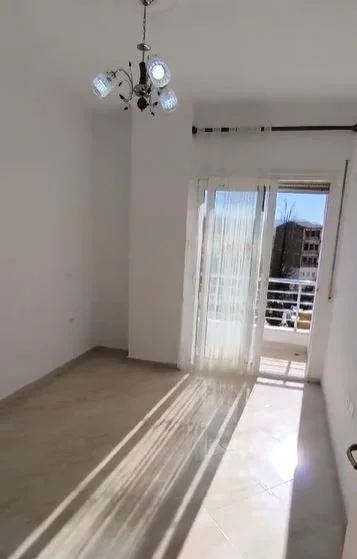 Tirane, shitet apartament 1+1 Kati 2, 52 m² 78.000 € (Fresk)