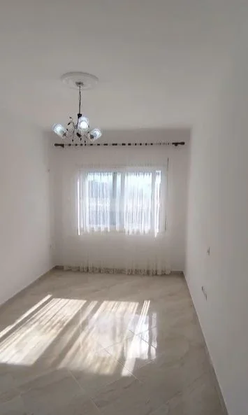 Tirane, shitet apartament 1+1 Kati 2, 57 m² (Fresk)