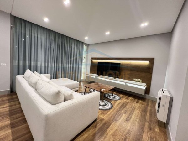Tirane, jepet me qera apartament 2+1+Ballkon Kati 2, 115 m² 1.200 € (Secret Garden Residence, Teg. Tiranë.)