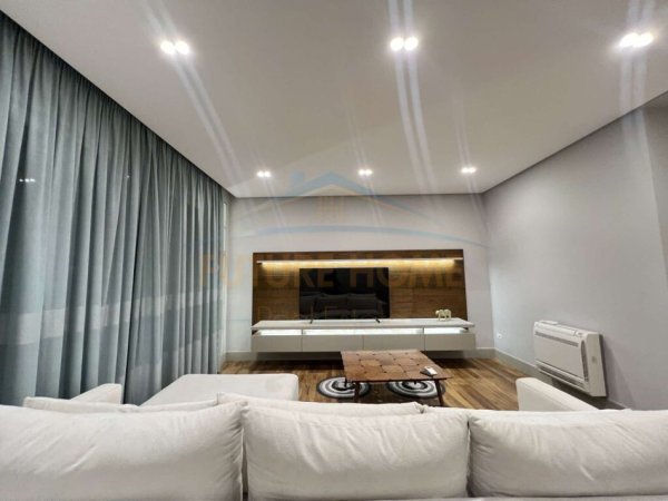 Tirane, jepet me qera apartament 2+1+Ballkon Kati 2, 115 m² 1.200 € (Secret Garden Residence, Teg. Tiranë.)