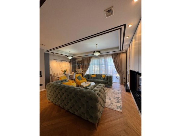 Tirane, jepet me qera apartament 2+1+Ballkon Kati 5, 125 m² 1990 € (LIQENI I THATE)