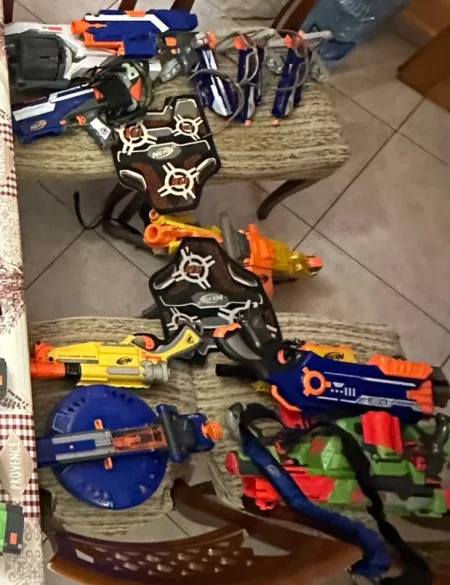 Tirane, shes Lojra plastike NERF automatike, gjysemautomatike 200 €