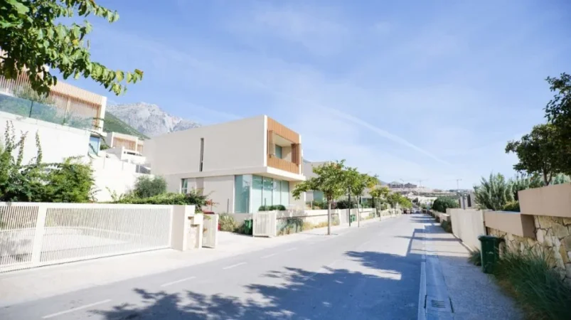 SHITET VILE TWIN: 2+1+Verande me Pamje Fantastike nga Deti (📍 Green Coast - Palase) - 100% e Re 210 m² (1.100.000 Euro)