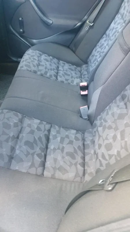 Tirane, shes makine Mercedes Benc C-class Nafte, gri metalizato automatik Kondicioner 223.000 km 2.300 €