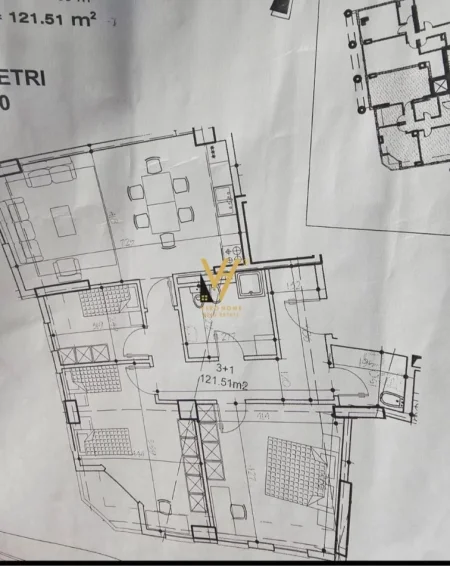 Tirane, jepet me qera zyre Kati 1, 122 m² 1.300 € (RRUGA E ELBASANIT)