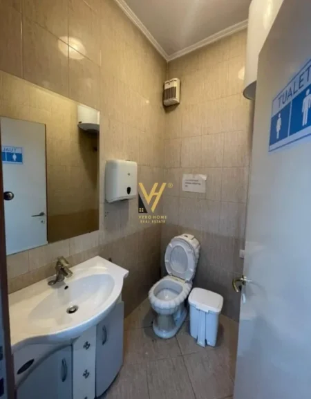 Tirane, jepet me qera zyre Kati 1, 122 m² 1.300 € (RRUGA E ELBASANIT)