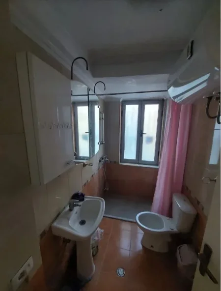 Tirane, shitet apartament 2+1 , 75 m² 188.000 € (Rruga e Kavajes)