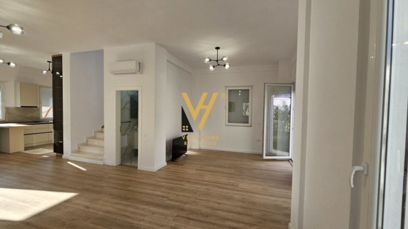 Tirane, jepet me qera Vile 3 Katshe Kati 0, 250 m² 2.800 € (SAUK)