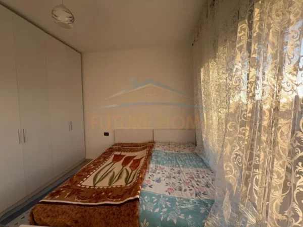 Durres, jepet me qera apartament 2+1 Kati 9, 110 m² 320 € (Ish URT, Durres.)