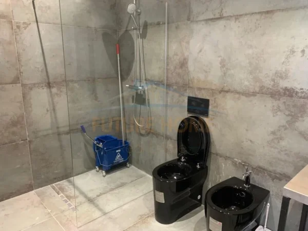 Durres, jepet me qera apartament 3+1 Kati 3, 150 m² 500 € (galaktiku durres)