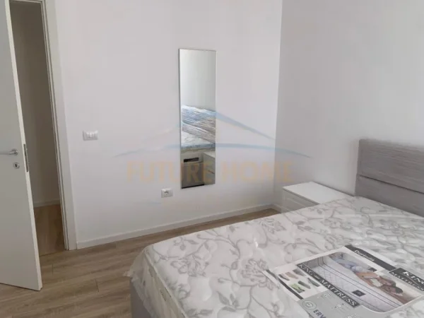 Durres, jepet me qera apartament 3+1 Kati 3, 150 m² 500 € (galaktiku durres)