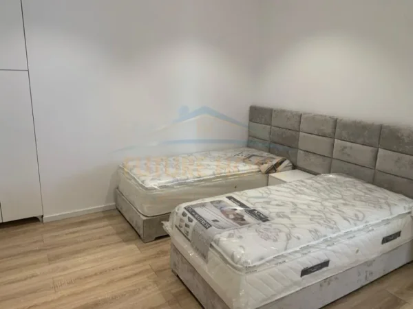 Durres, jepet me qera apartament 3+1 Kati 3, 150 m² 500 € (galaktiku durres)