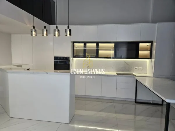 Vlore, shitet apartament duplex 1+1 Kati 0, 98 m² 325.000 € 