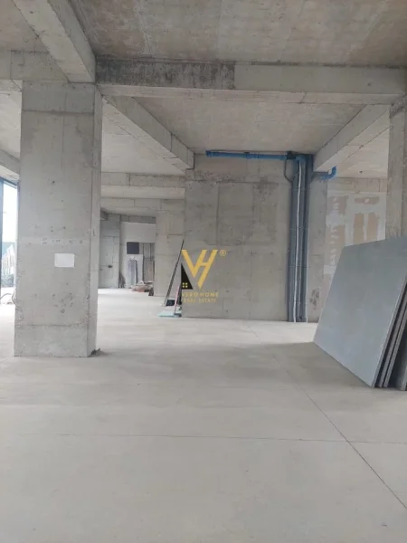 Tirane, jepet me qera ambjent biznesi Kati 0, 4.000 m² 48.000 € (YZBERISHT)