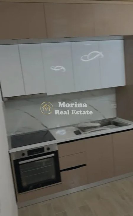 Tirane, jepet me qera shtepi 2+1+Ballkon Kati 3, 126 m² 450 € (Rruga 5 Maji)