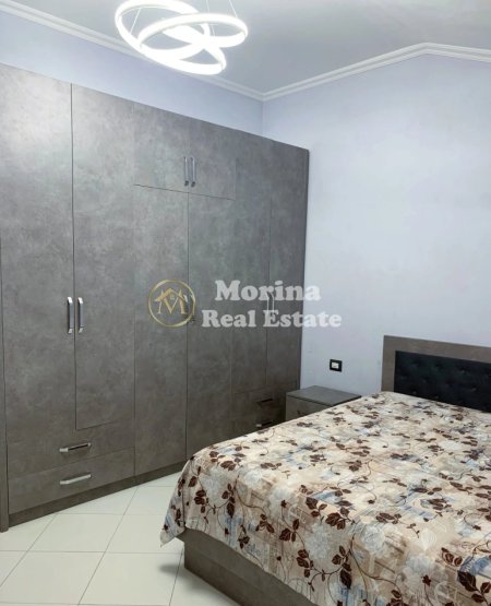 Tirane, jepet me qera shtepi 2+1+Ballkon Kati 3, 126 m² 450 € (Rruga 5 Maji)