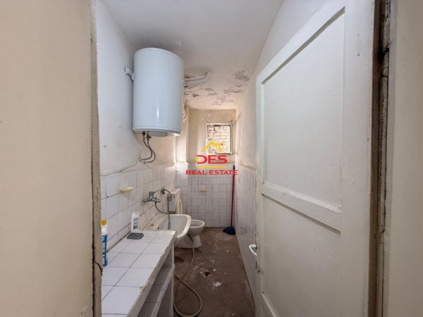 Vlore, shitet apartament 2+1+Ballkon Kati 3, 120 m² 85.000 € (Rruga Janaq Kolica)