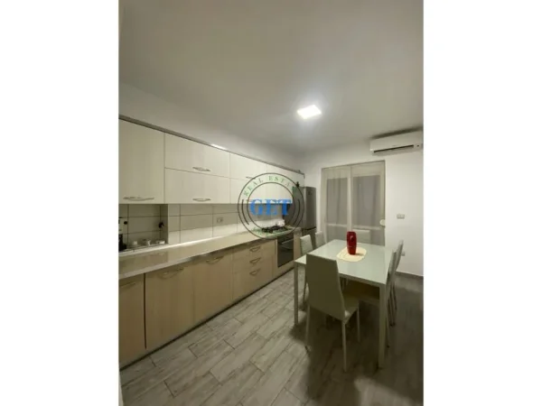 Durres, shitet apartament 1+1 Kati 2, 70 m² ,2300 euro m2(Bulevardi)