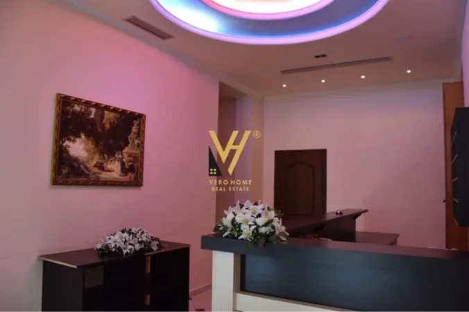 Fier, jepet me qera hotel Kati 0, 4.000 m² 4.000 € (FIER)