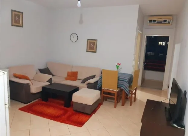 Tirane, jepet me qera apartament 1+1+Ballkon Kati 4, 75 m² 350 € (ASTIR)