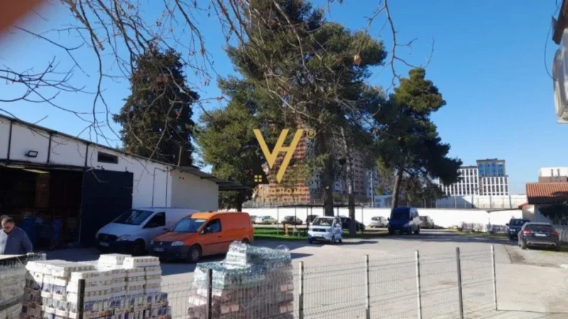 Tirane, jepet me qera magazine Kati 0, 700 m² 3.500 € (SELITE)