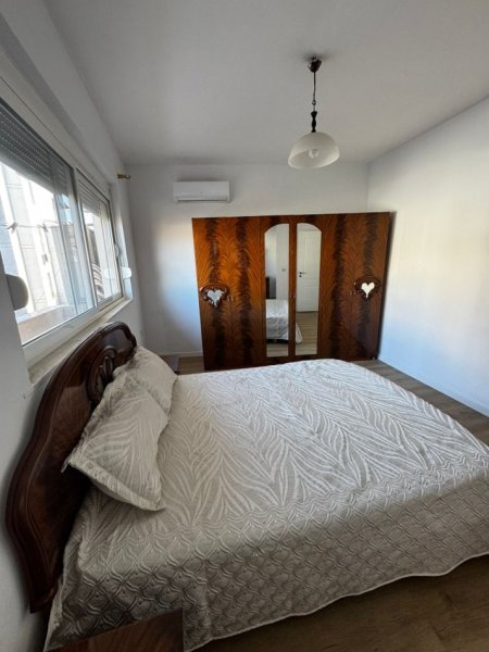 Tirane, jepet me qera 3+1 Kati 2, 180 m² 550 € (RRUGA E DIBRES. 7 min nga Qendra. 5 Min nga Medreseja)