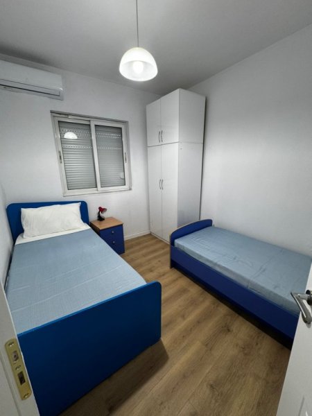 Tirane, jepet me qera 3+1 Kati 2, 180 m² 550 € (RRUGA E DIBRES. 7 min nga Qendra. 5 Min nga Medreseja)