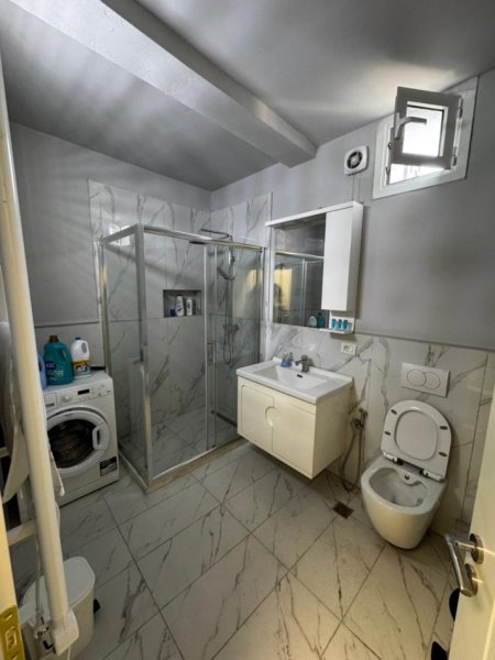 Tirane, jepet me qera 3+1 Kati 2, 180 m² 550 € (RRUGA E DIBRES. 7 min nga Qendra. 5 Min nga Medreseja)